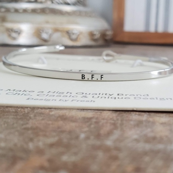 Silver B.F.F stamped bracelet - Picture 1 of 7